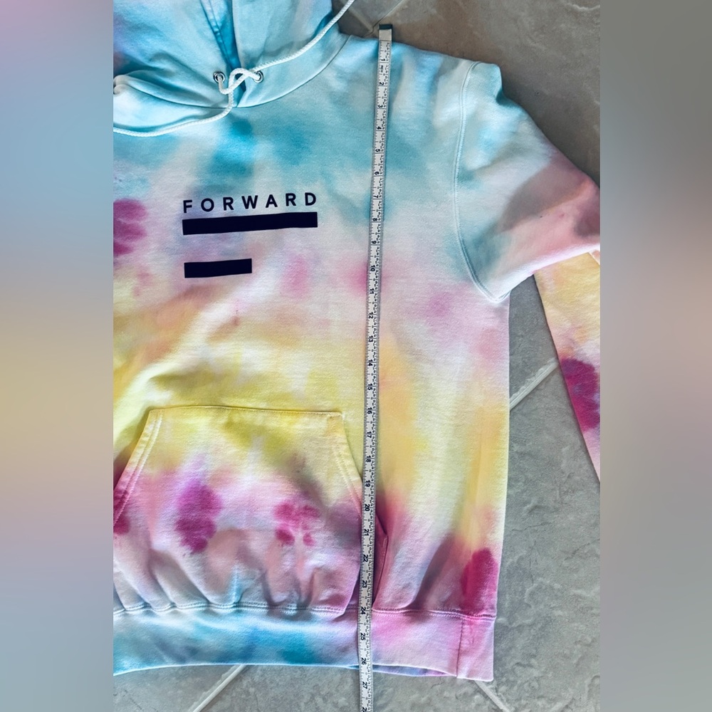 **BRAND NEW** FORWARD TIE-DYE HOODY- WORN BY JASON SUDEIKIS - GOLDEN GLOBES (M) - Picture 10 of 12